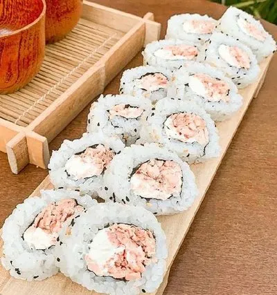 Sushi Uramaki Salmão Grelhado 5 unidades